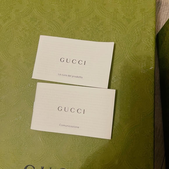 AUTHENTIC WOMEN'S GUCCI ACE SNEAKER WITH BEE - Picture 2 of 8